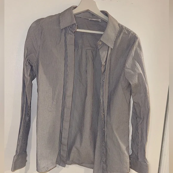 Calvin Klein Women’s Classic Blue and White Striped Shirt - Picture 5 of 8